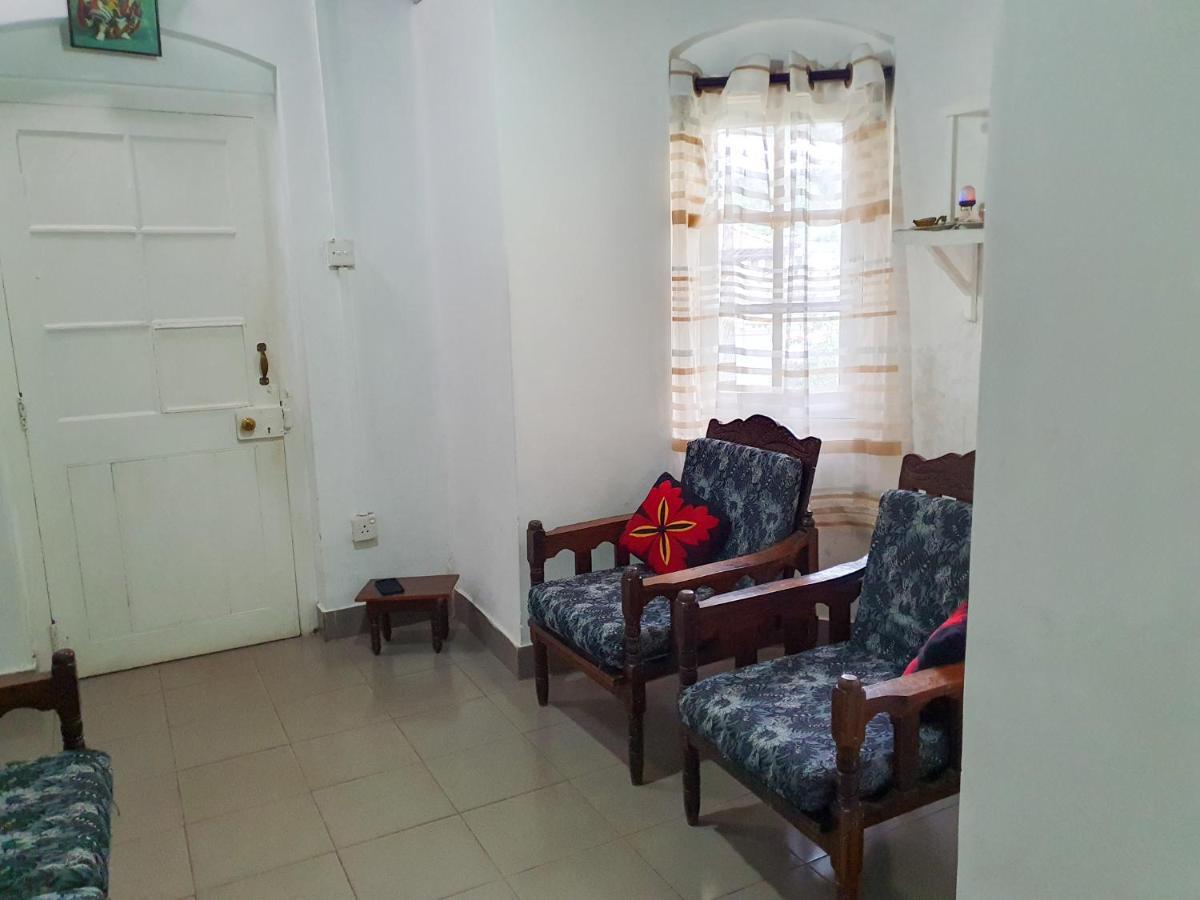 Hotel Ruchi House Nuwara Eliya Exterior foto
